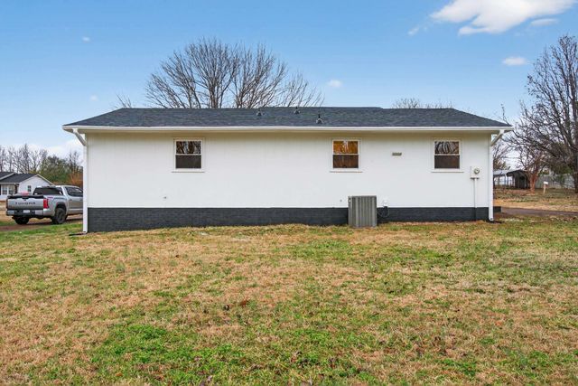 16 Ford Drive, Wellford, SC 29385