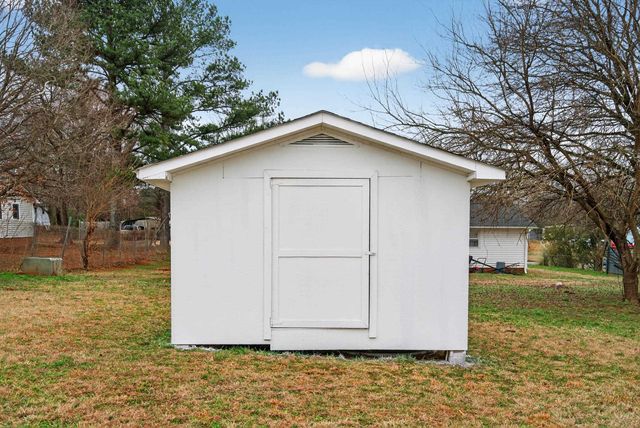 16 Ford Drive, Wellford, SC 29385