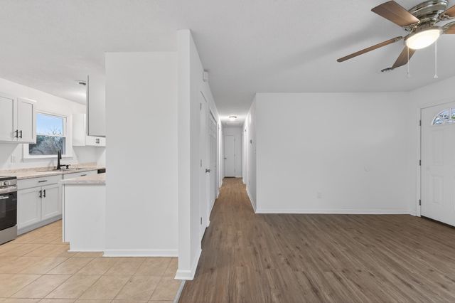 16 Ford Drive, Wellford, SC 29385