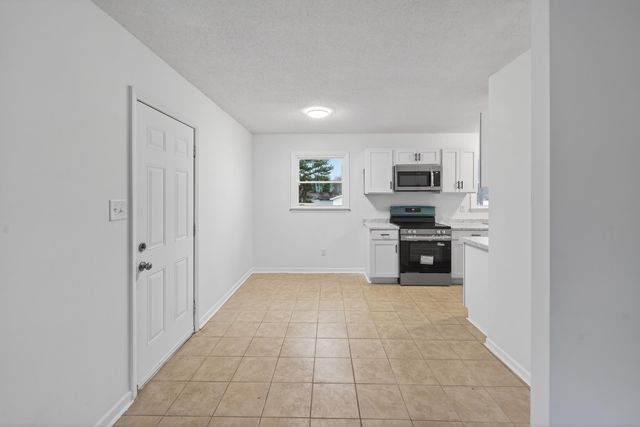 16 Ford Drive, Wellford, SC 29385