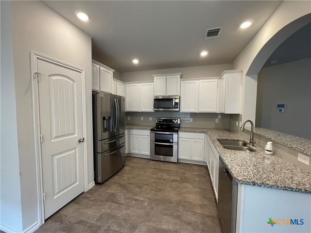 6161 Lavaca Drive, Belton, TX 76513