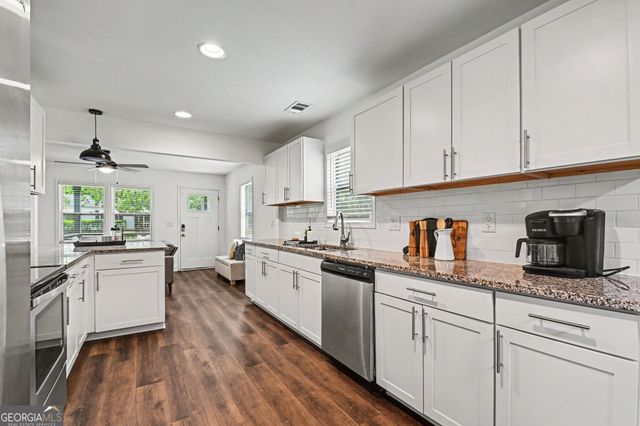 678 Commercial Avenue NW, Atlanta, GA 30318