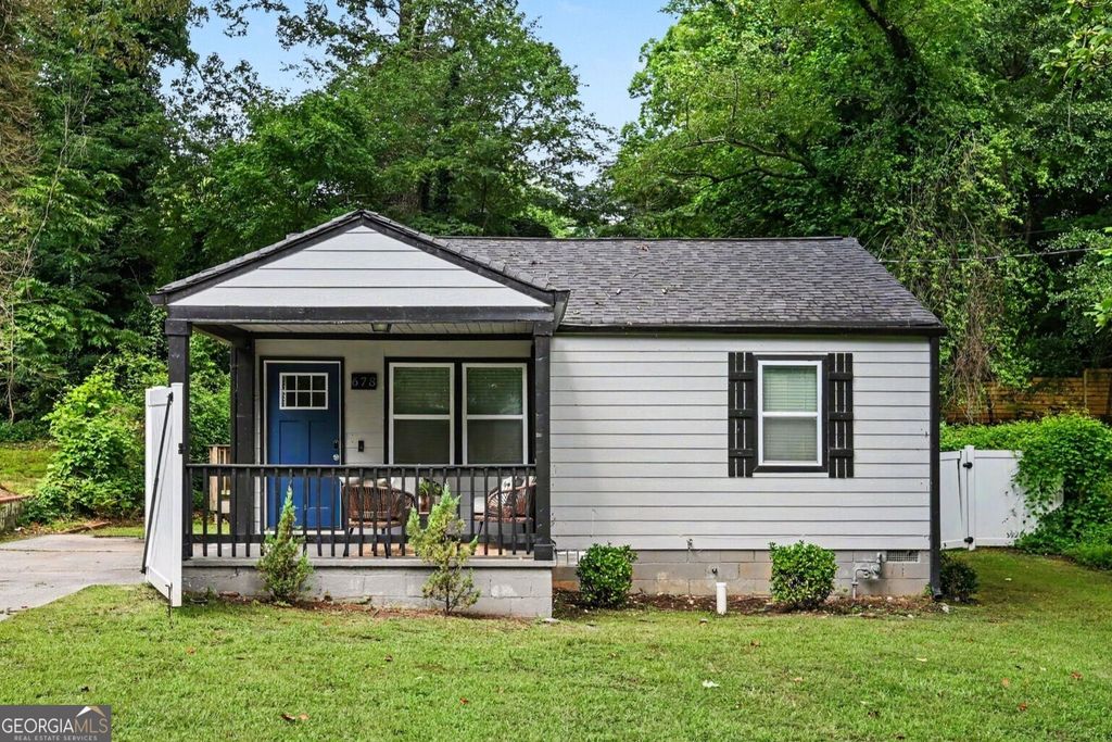 678 Commercial Avenue NW, Atlanta, GA 30318