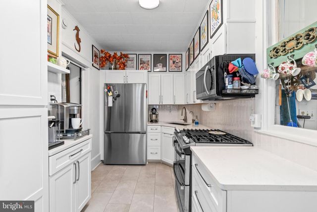 25 E FRANKLIN ST, New Freedom, PA 17349