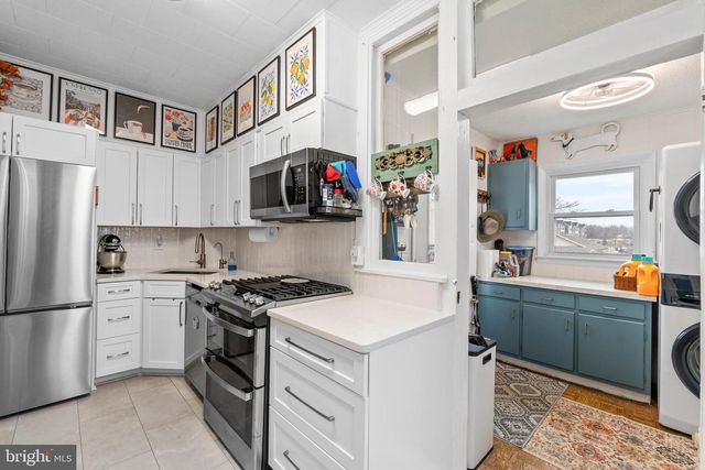 25 E FRANKLIN ST, New Freedom, PA 17349