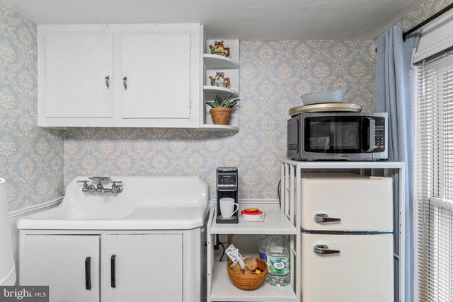 25 E FRANKLIN ST, New Freedom, PA 17349