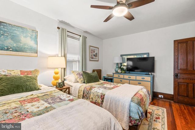 25 E FRANKLIN ST, New Freedom, PA 17349