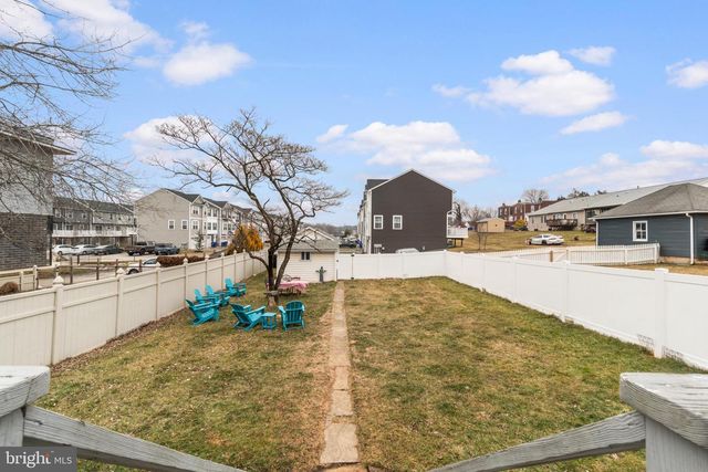 25 E FRANKLIN ST, New Freedom, PA 17349