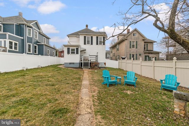 25 E FRANKLIN ST, New Freedom, PA 17349