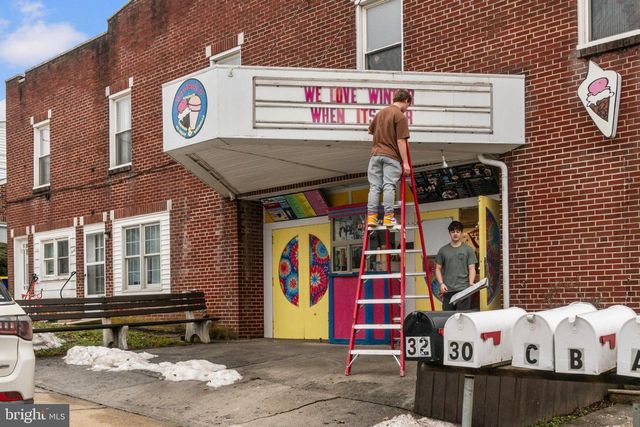 25 E FRANKLIN ST, New Freedom, PA 17349