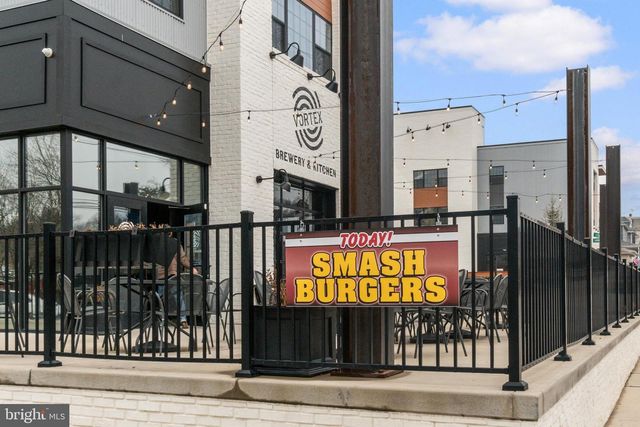 25 E FRANKLIN ST, New Freedom, PA 17349