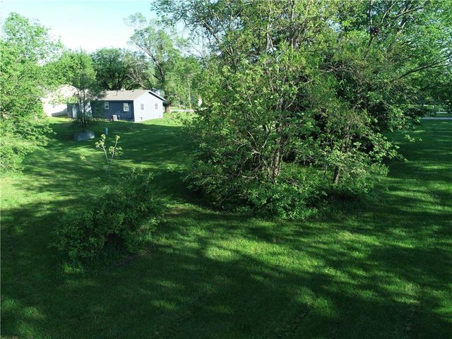 501 18th Street, Osawatomie, KS 66064