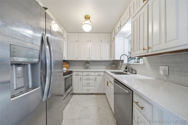 318 E Maple Street, Skiatook, OK 74070