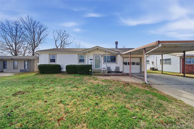 318 E Maple Street, Skiatook, OK 74070