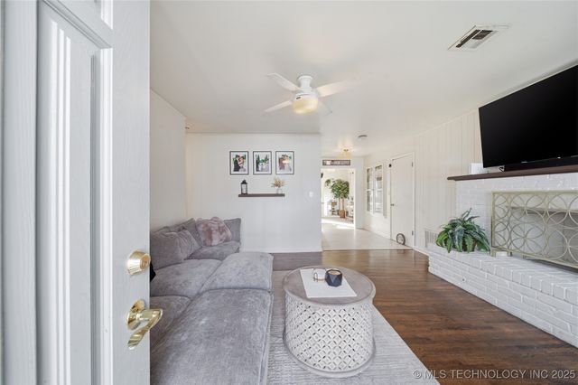 318 E Maple Street, Skiatook, OK 74070