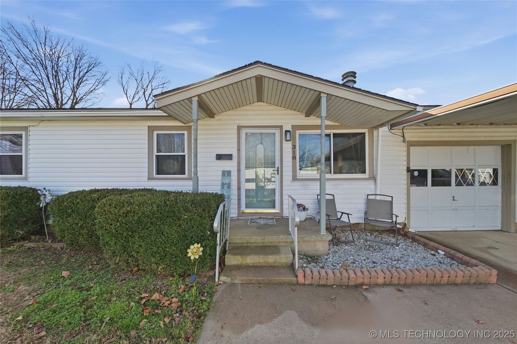 318 E Maple Street, Skiatook, OK 74070