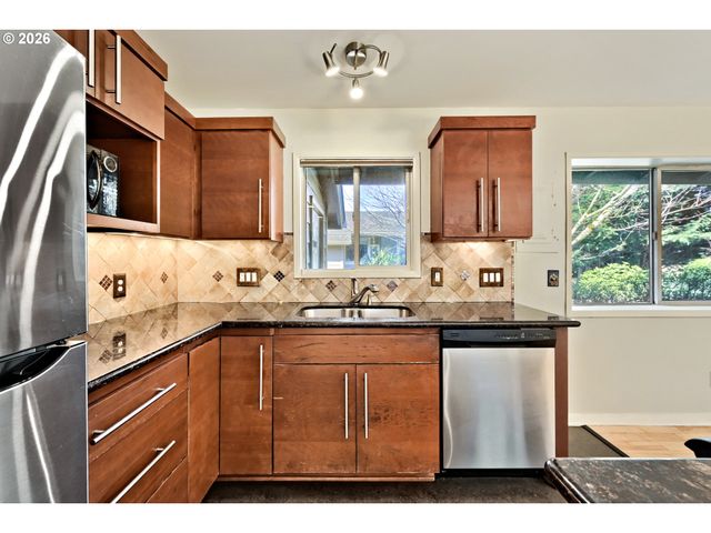 137 Se 73RD Ave, Portland, OR 97215