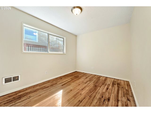 137 Se 73RD Ave, Portland, OR 97215