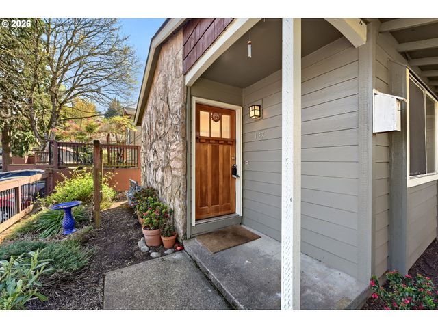 137 Se 73RD Ave, Portland, OR 97215