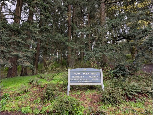 137 Se 73RD Ave, Portland, OR 97215