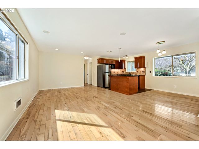 137 Se 73RD Ave, Portland, OR 97215