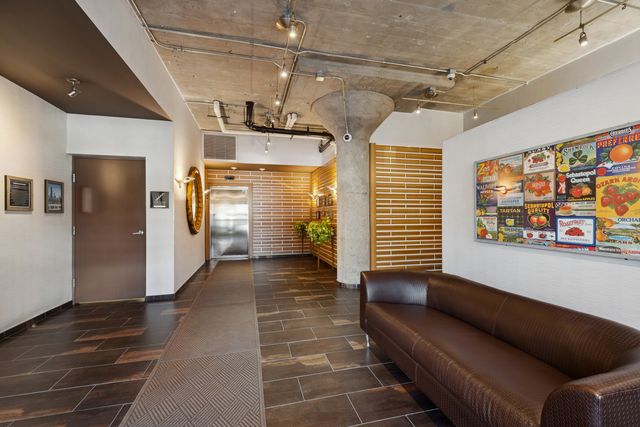 1151 W 14th Place 238, Chicago, IL 60608