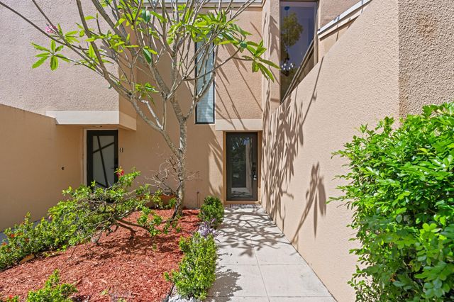 1121 NW 13th Street 3, Boca Raton, FL 33486