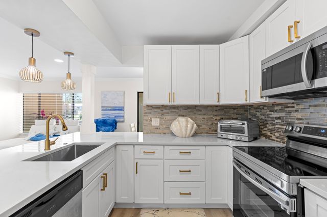 1121 NW 13th Street 3, Boca Raton, FL 33486