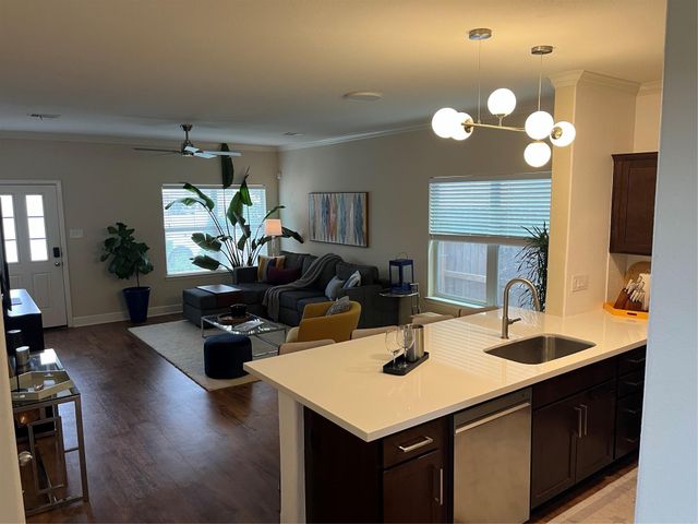 4327 Robertson Street, Houston, TX 77009