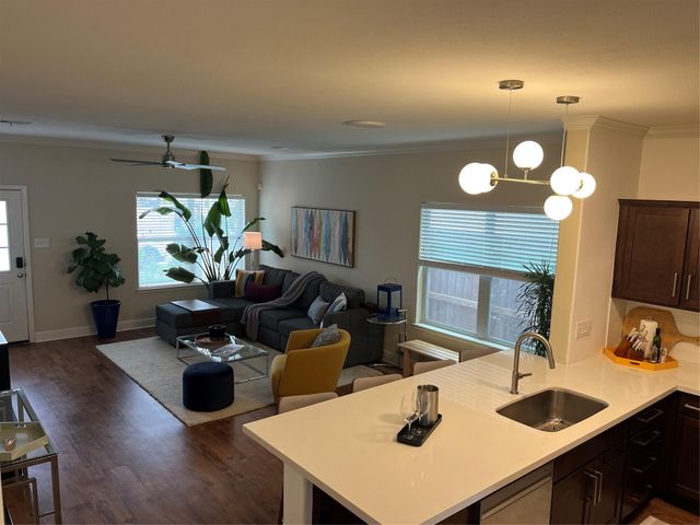 4327 Robertson Street, Houston, TX 77009