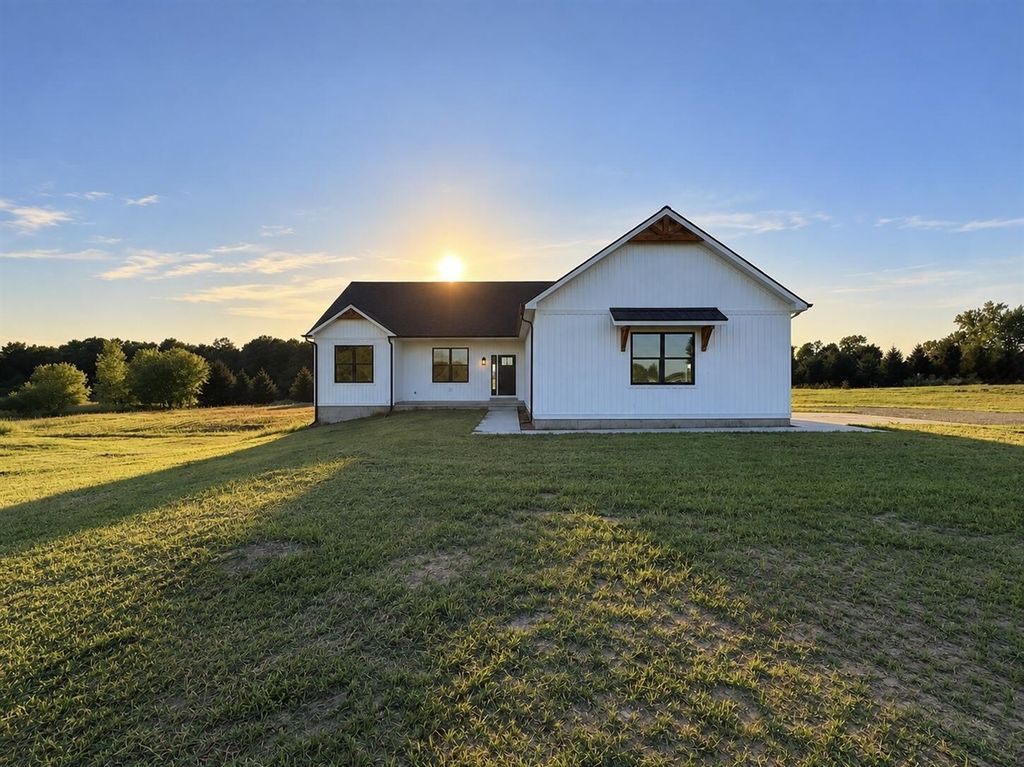 1350 Riggle Road, Saranac, MI 48881