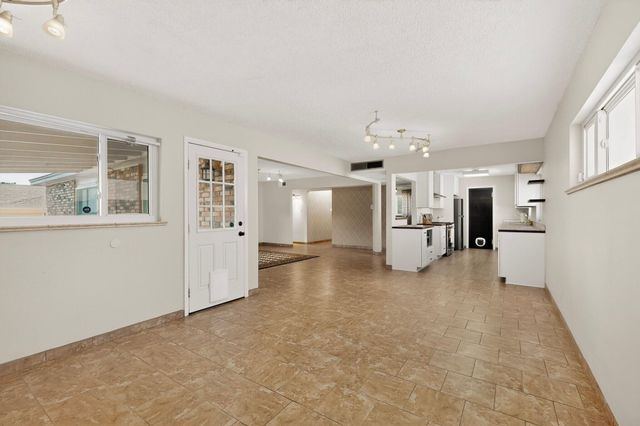 11916 Morrow Avenue NE, Albuquerque, NM 87112