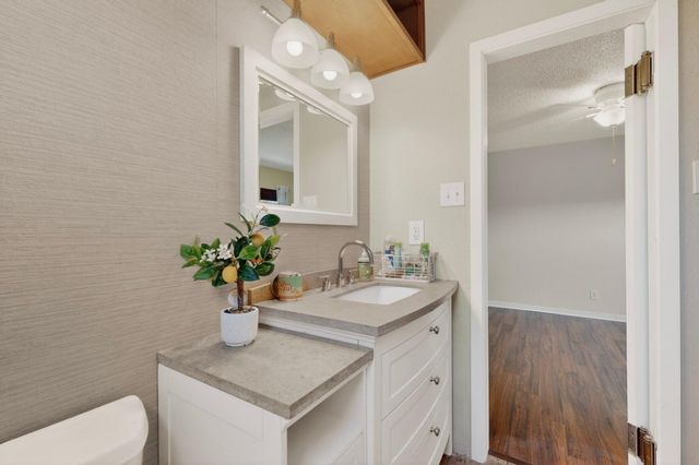 11916 Morrow Avenue NE, Albuquerque, NM 87112