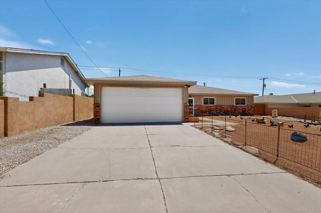 11916 Morrow Avenue NE, Albuquerque, NM 87112