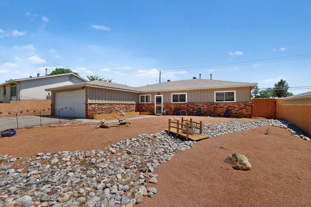 11916 Morrow Avenue NE, Albuquerque, NM 87112