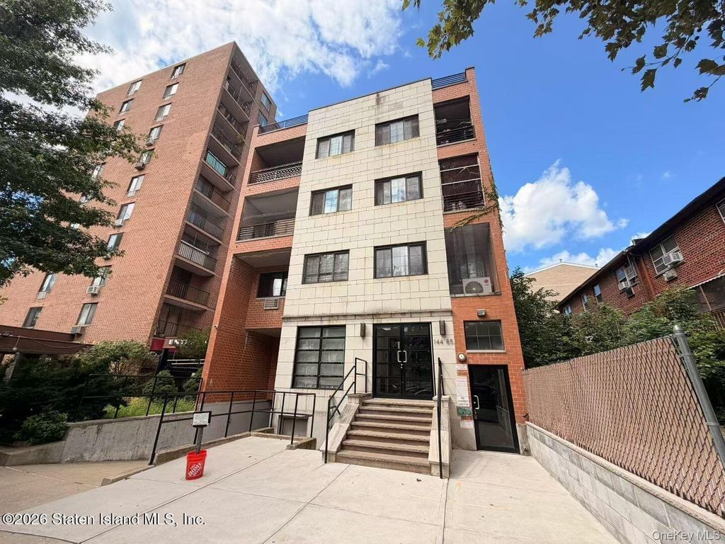 144-85 Roosevelt Avenue 3e, Flushing, NY 11354 — exterior