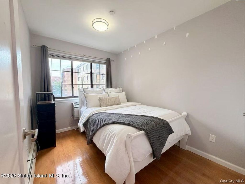 144-85 Roosevelt Avenue 3e, Flushing, NY 11354 — photo 2