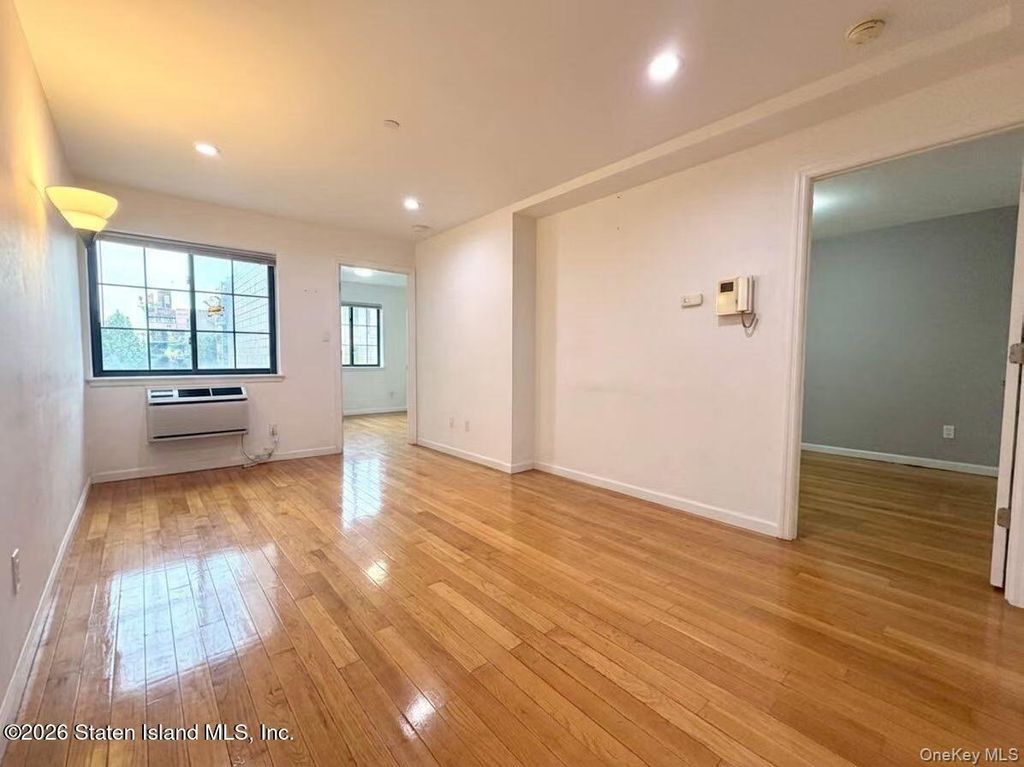144-85 Roosevelt Avenue 3e, Flushing, NY 11354 — photo 5
