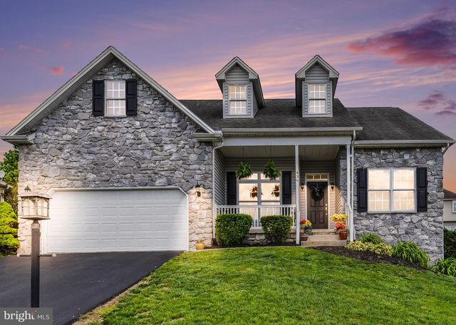 439 WOODLAND DR, Dillsburg, PA 17019