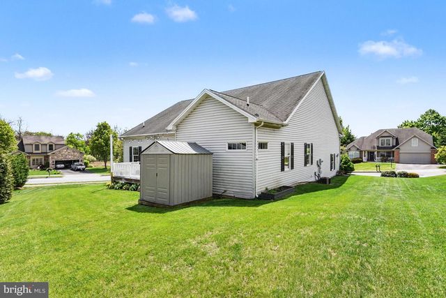 439 WOODLAND DR, Dillsburg, PA 17019