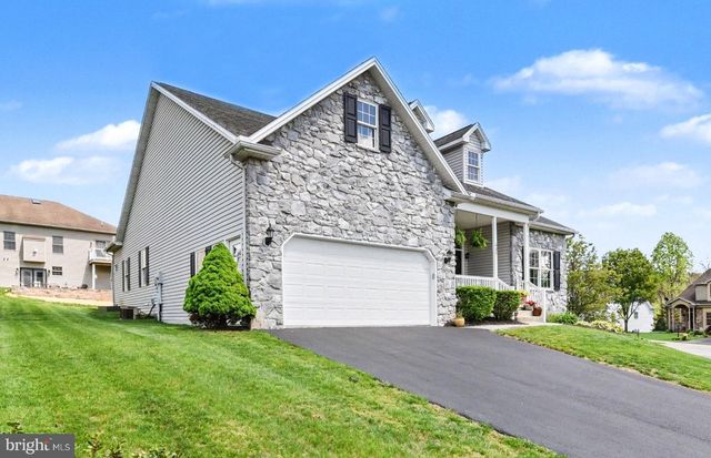 439 WOODLAND DR, Dillsburg, PA 17019