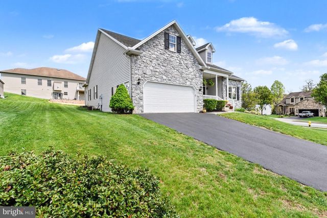 439 WOODLAND DR, Dillsburg, PA 17019