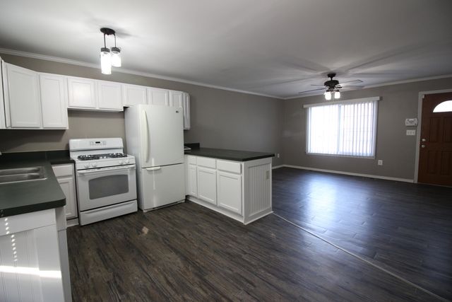 15756 Woodmont Street, Romulus, MI 48174