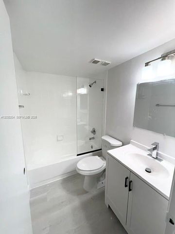 10773 Cleary Boulevard 212, Plantation, FL 33324