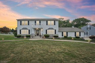 17 Mayhew Dr, Fairfield Twp., NJ 07004