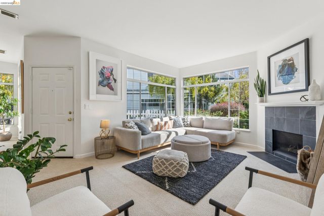 319 Commodore DR, Richmond, CA 94804