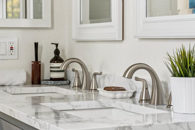 319 Commodore DR, Richmond, CA 94804