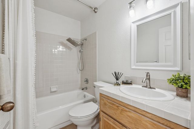 319 Commodore DR, Richmond, CA 94804