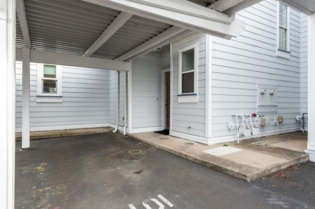 319 Commodore DR, Richmond, CA 94804