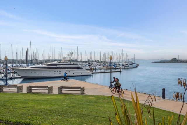 319 Commodore DR, Richmond, CA 94804